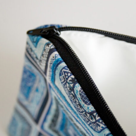 Well made, high quality zips on my Portugal Tiles cosmetics bags, made by a small manufacturing business in Britain.
